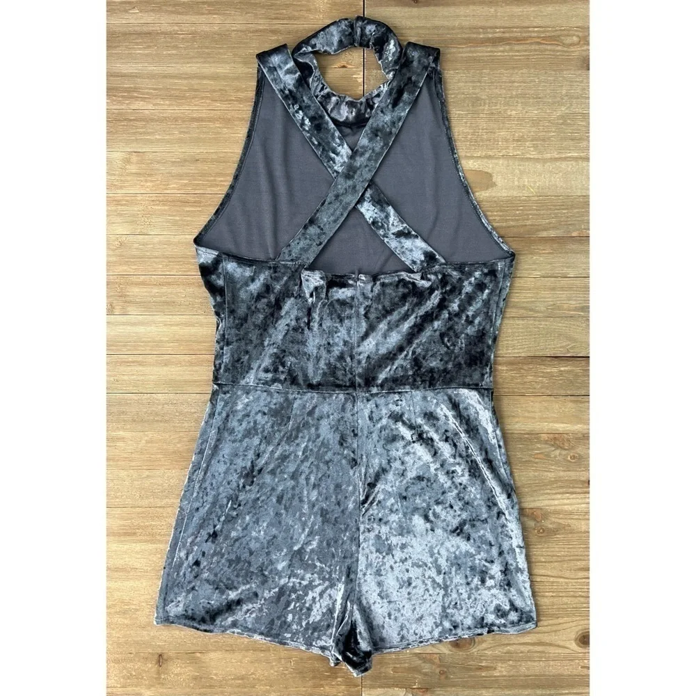 NWT BB Dakota Adenal Crushed Velvet Romper